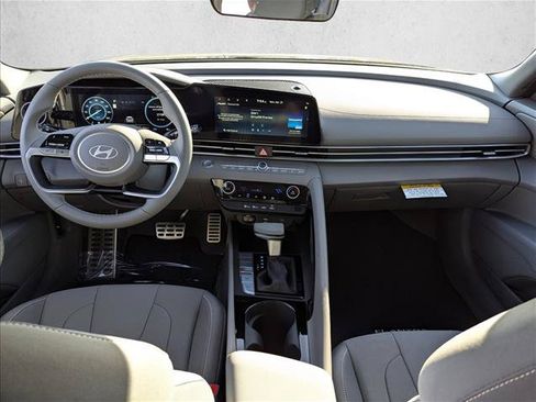 Certified 2025 Hyundai Elantra SEL FWD image 14