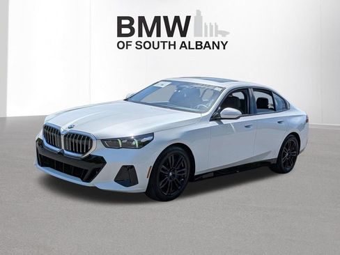Used 2024 BMW 540i xDrive w/ M Sport Package AWD/4WD image 3