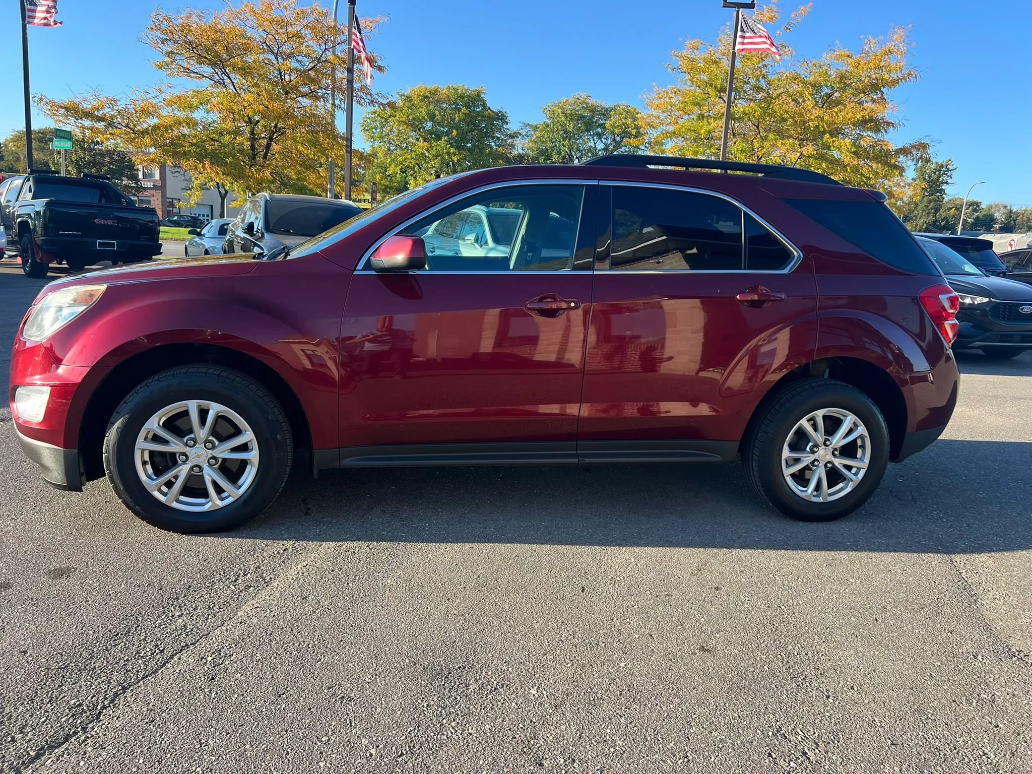 Used 2017 Chevrolet Equinox LT w/ Convenience Package FWD image 4