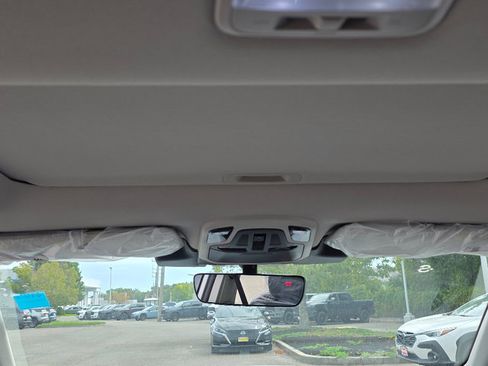 Used 2025 Subaru Outback Onyx Edition image 14