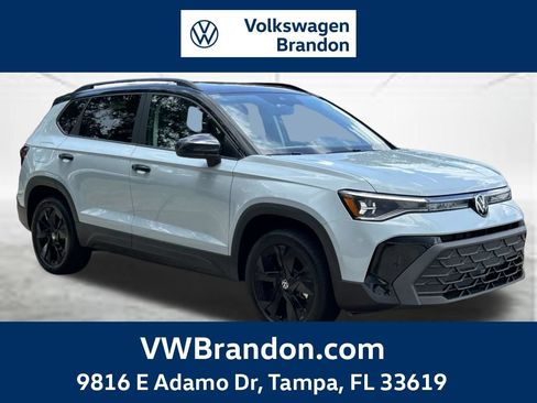 New 2026 Volkswagen Taos SE FWD image 1