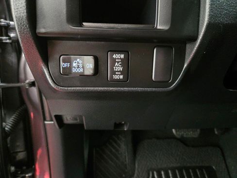 Used 2016 Toyota Tacoma TRD Sport image 44