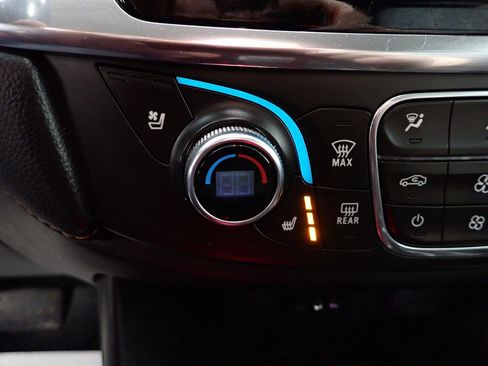 Used 2019 Chevrolet Traverse Premier w/ LPO, Blackout Package AWD/4WD image 4
