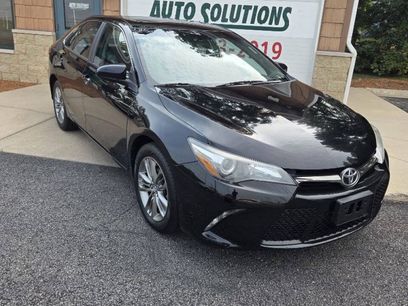 Used 2016 Toyota Camry SE w/ Moonroof Package
