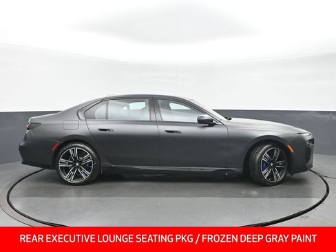 Used 2023 BMW i7 xDrive60 AWD/4WD image 2