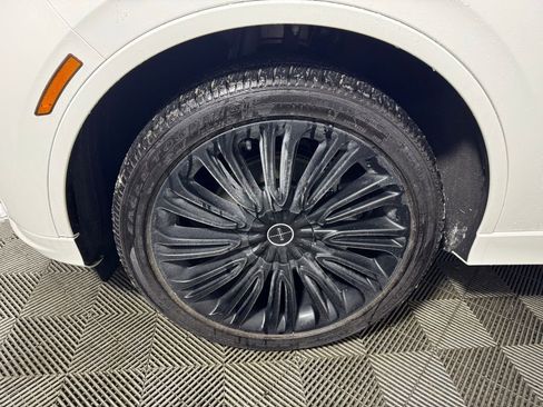 Certified 2025 Lincoln Aviator Black Label image 9