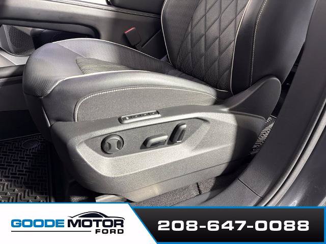 Used 2024 Volkswagen Atlas SEL Premium R-Line AWD/4WD image 11