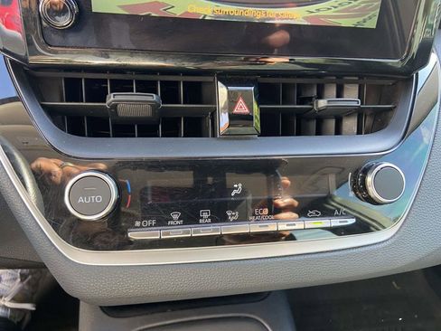 Used 2025 Toyota Corolla LE FWD image 25