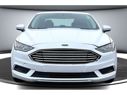 Used 2018 Ford Fusion SE image 4
