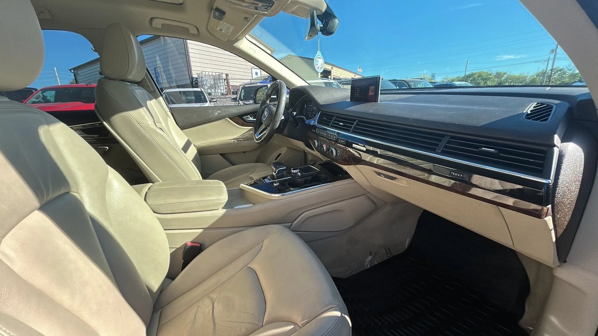 Used 2017 Audi Q7 3.0T Premium Plus w/ Premium Plus Package AWD/4WD image 11