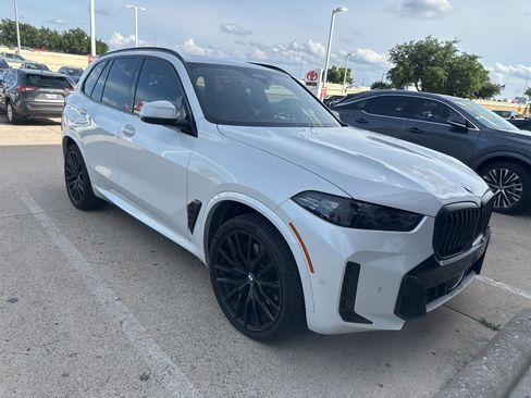 Used 2025 BMW X5 sDrive40i w/ Executive Package RWD image 3