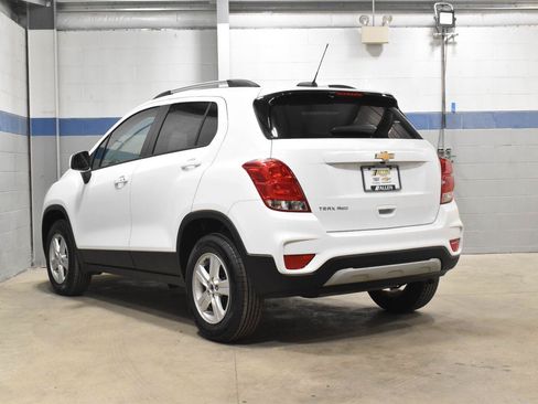 Used 2022 Chevrolet Trax LT w/ LT Convenience Package AWD/4WD image 25
