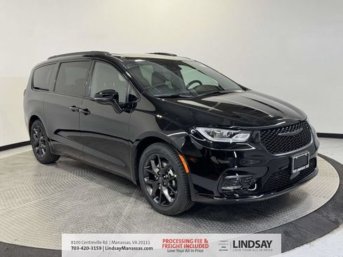 New 2026 Chrysler Pacifica Select w/ S Appearance Package FWD image 1