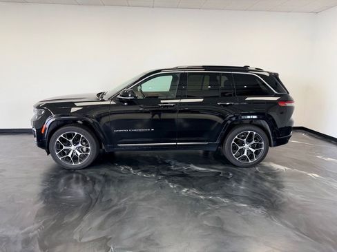 Used 2025 Jeep Grand Cherokee Summit AWD/4WD image 21