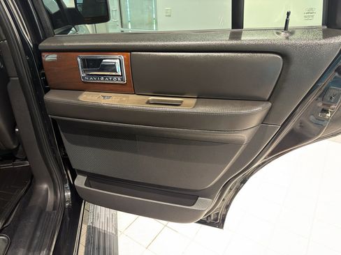 Used 2013 Lincoln Navigator 2WD w/ HD Trailer Tow Pkg image 24