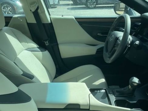Used 2023 Lexus ES 350 w/ Premium Package image 8