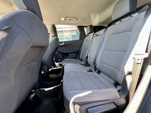 Used 2021 Ford Escape SE w/ SE Sport Appearance Package image 21