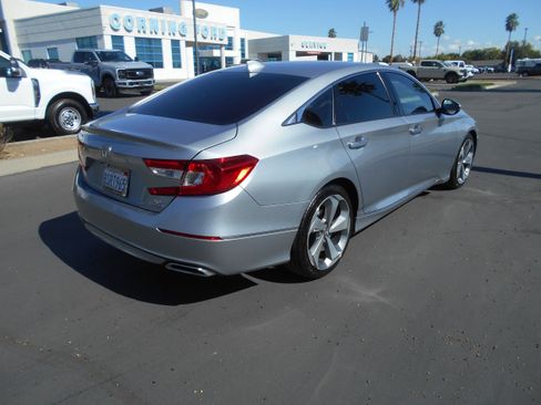 Used 2020 Honda Accord Touring image 5
