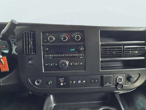 Used 2019 Chevrolet Express 3500 Extended w/ Driver Convenience Package RWD image 12