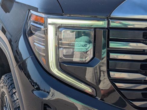 Used 2023 GMC Sierra 1500 AT4 w/ AT4 Premium Package image 4