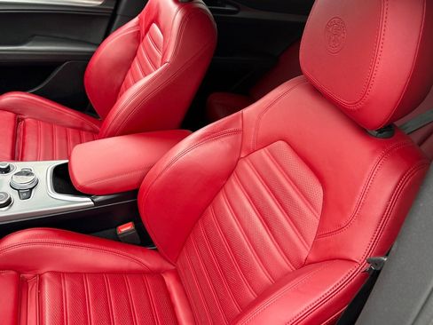 Used 2023 Alfa Romeo Stelvio Veloce image 33