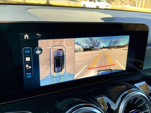 New 2025 Mercedes-Benz GLB 250 4MATIC image 8