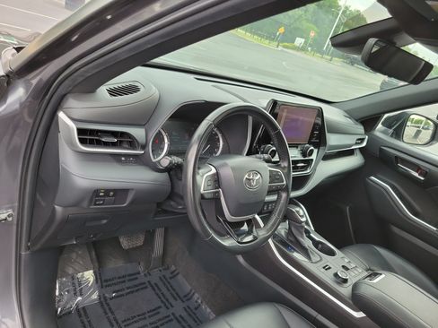 Used 2023 Toyota Highlander XSE AWD/4WD image 20