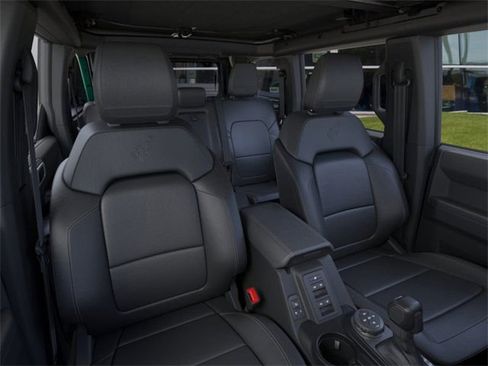 New 2025 Ford Bronco Badlands image 10