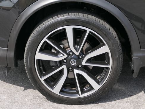 Used 2018 Nissan Rogue Sport SL w/ SL Premium Package FWD image 10