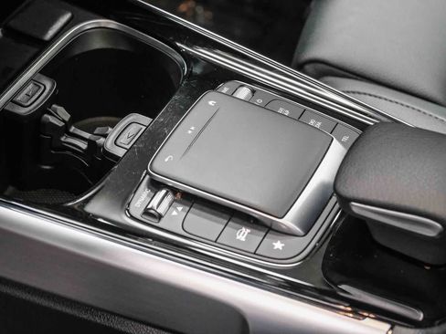 Certified 2023 Mercedes-Benz GLB 250 image 22
