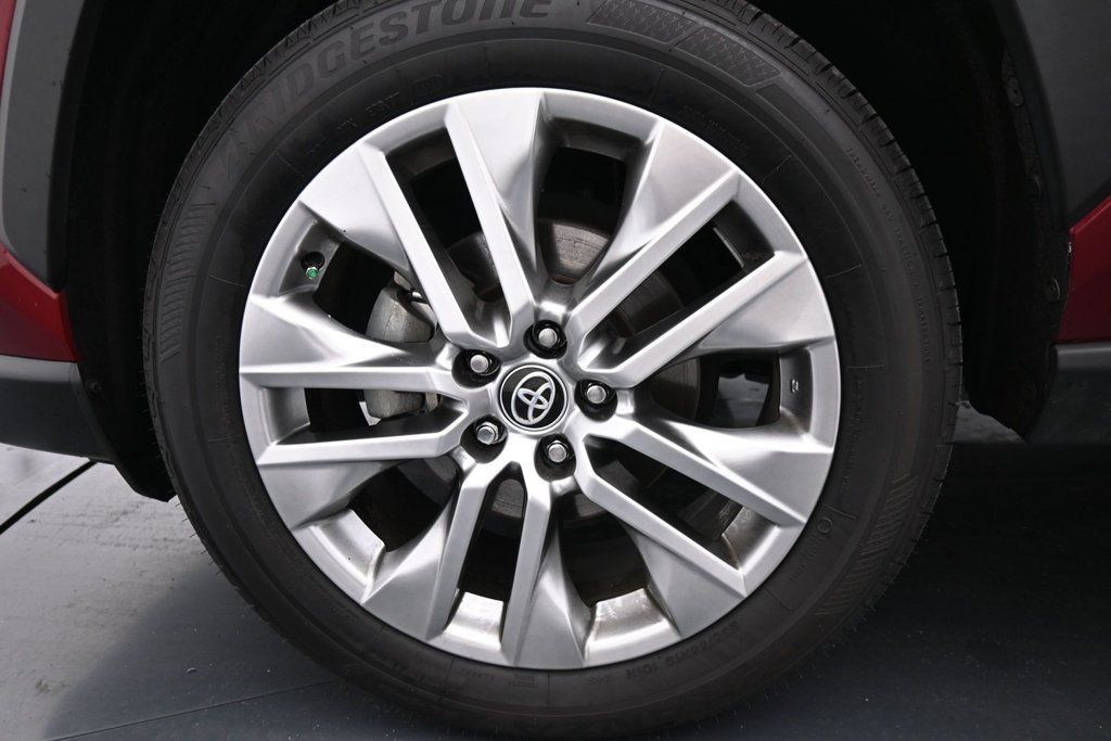 Used 2023 Toyota RAV4 XLE Premium FWD image 14