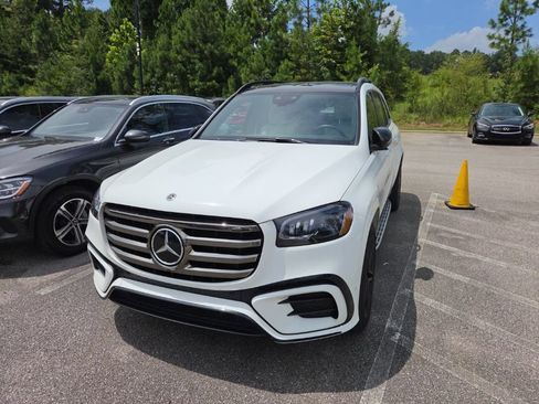 Used 2025 Mercedes-Benz GLS 450 4MATIC image 2