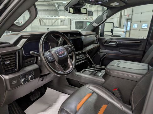 Used 2024 GMC Sierra 2500 AT4 w/ AT4 Preferred Package image 14