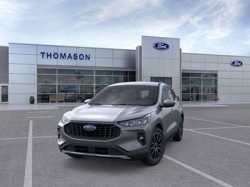 New 2025 Ford Escape SE image 2