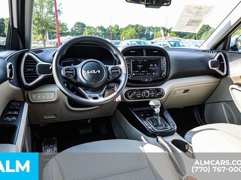 Used 2025 Kia Soul LX w/ LX Technology Package FWD image 28