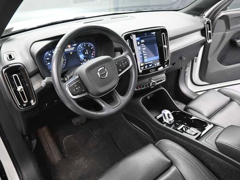 Used 2020 Volvo XC40 T5 Inscription image 10