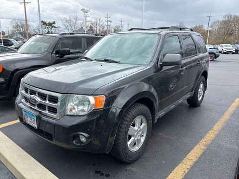 Used 2010 Ford Escape XLT image 1
