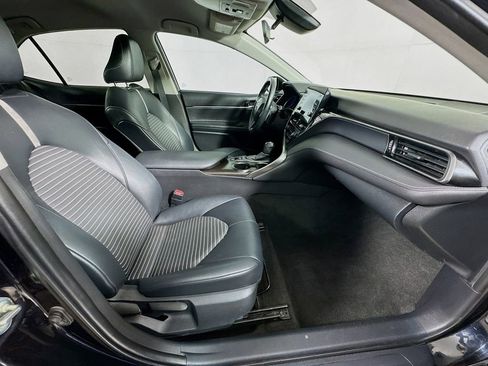 Used 2021 Toyota Camry SE image 32