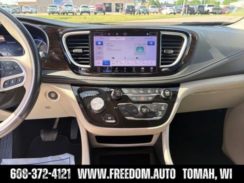 Used 2021 Chrysler Pacifica Limited w/ Premium & Safety Sphere Group AWD/4WD image 17