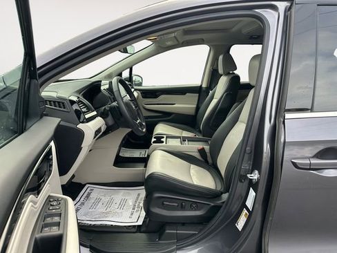 Used 2025 Honda Odyssey Elite image 9