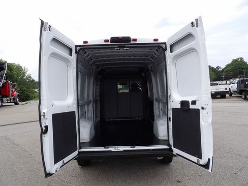 Used 2023 RAM ProMaster 2500 w/ Driver Convenience Group FWD image 39