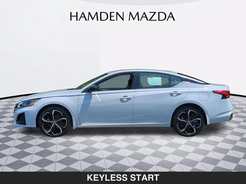 Used 2024 Nissan Altima 2.5 SR AWD/4WD image 6