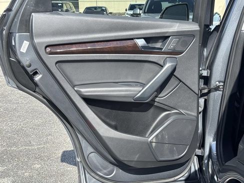 Used 2020 Audi Q5 2.0T Premium Plus w/ Premium Plus Package AWD/4WD image 11