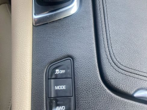 Used 2018 Cadillac XT5 AWD image 30