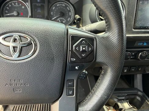 Used 2021 Toyota Tacoma TRD Off-Road w/ Technology Package AWD/4WD image 26