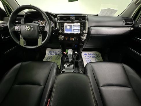 Used 2021 Toyota 4Runner TRD Off-Road Premium w/ Moonroof Package AWD/4WD image 17