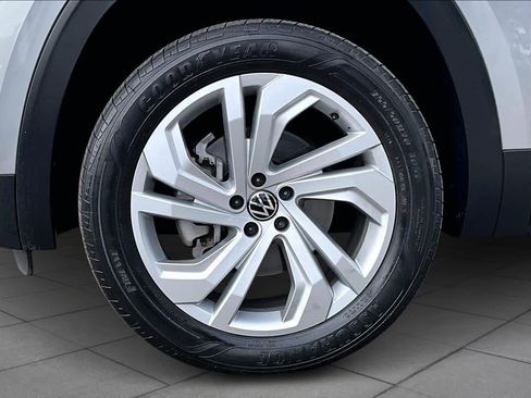 Used 2023 Volkswagen Atlas SE image 11