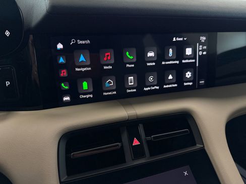 Used 2022 Porsche Taycan image 29