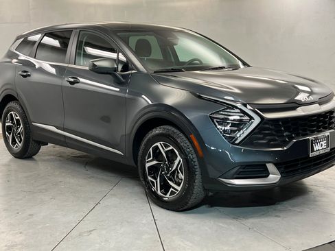 Used 2024 Kia Sportage LX image 8