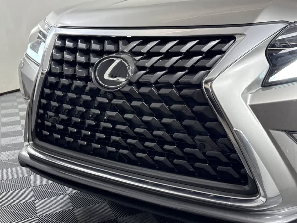 Used 2023 Lexus GX 460 Luxury w/ Sport Design Package AWD/4WD image 12